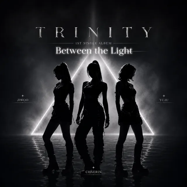 Between the Light 앨범 자킷